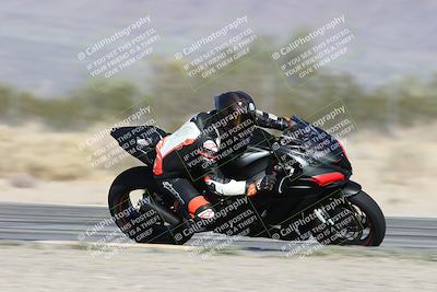 media/Dec-01-2025-Moto Forza (Mon) [[2daa91e15f]]/3-Beginner Group/Session 2 (Turn 7 Inside Pans)/